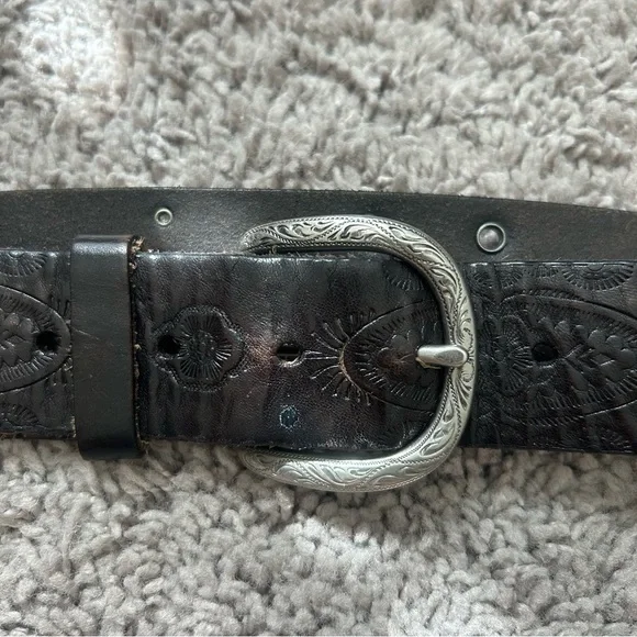 Genuine Leather Embellished Tooled Silver Buckle Floral Embossed Belt Sz L/XL - Picture 2 of 11